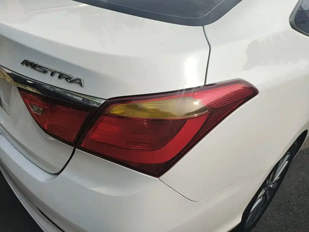 Hyundai Mistra — фото 8