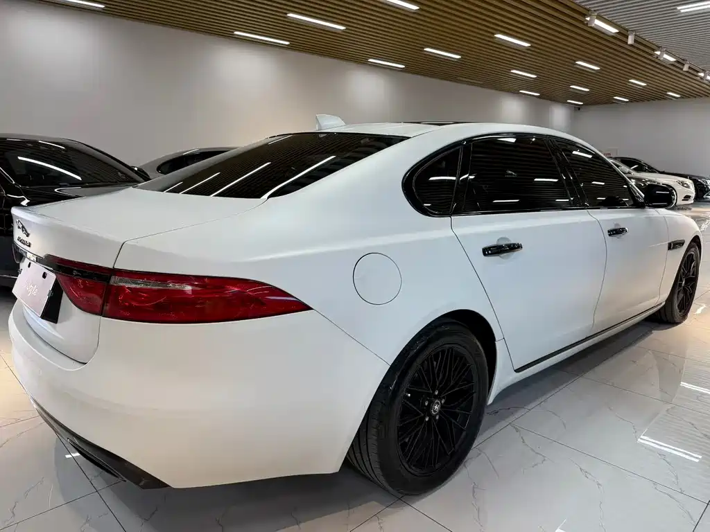 Jaguar XFL — фото 4