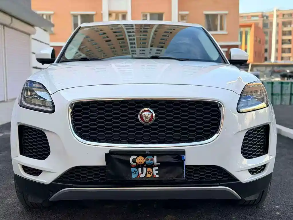 Jaguar E-PACE — фото 2