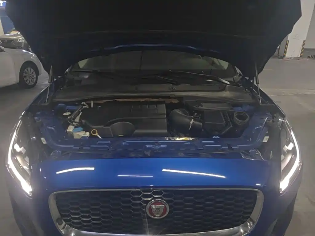Jaguar E-PACE — фото 20