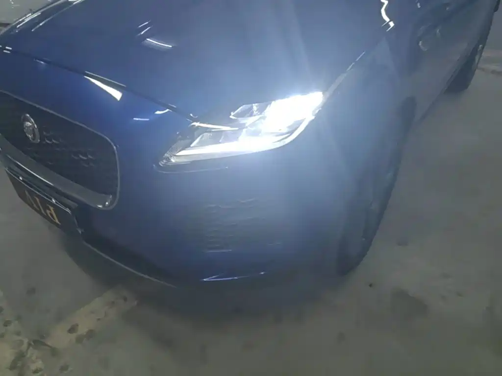 Jaguar E-PACE — фото 24