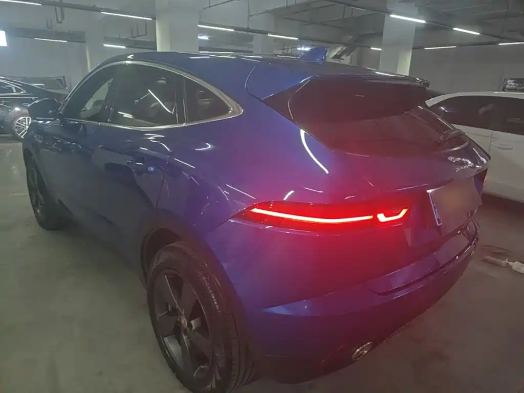 Jaguar E-PACE — фото 5