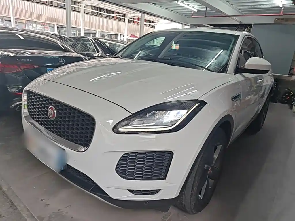 Jaguar E-PACE — фото 2