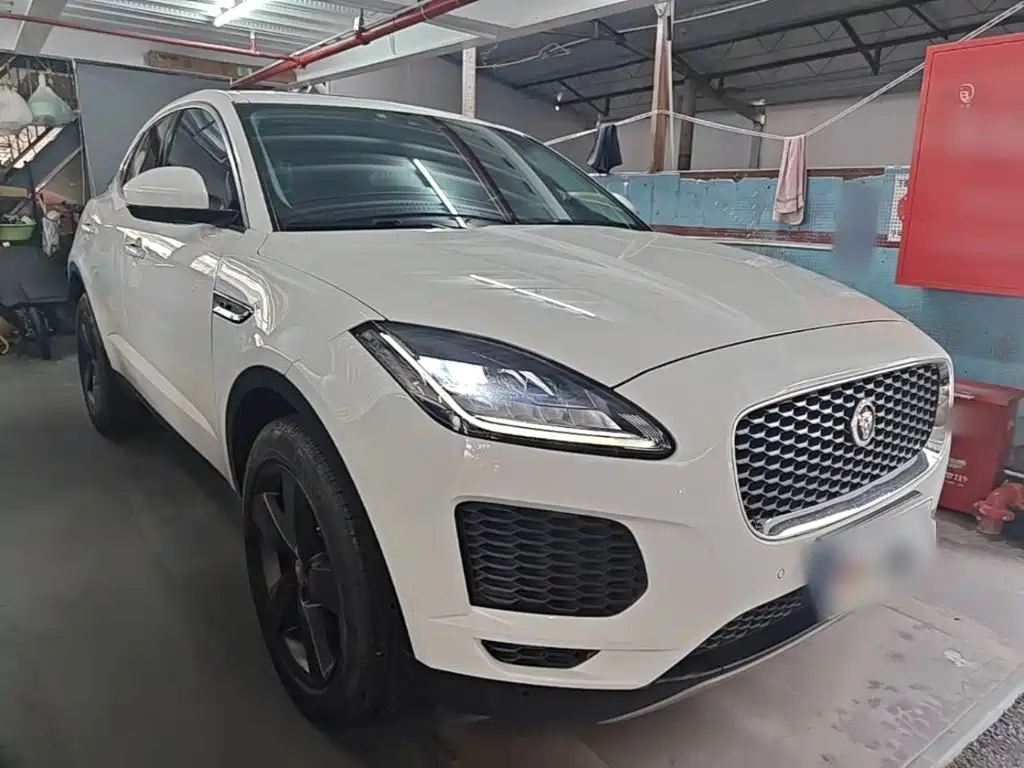 Jaguar E-PACE — фото 4
