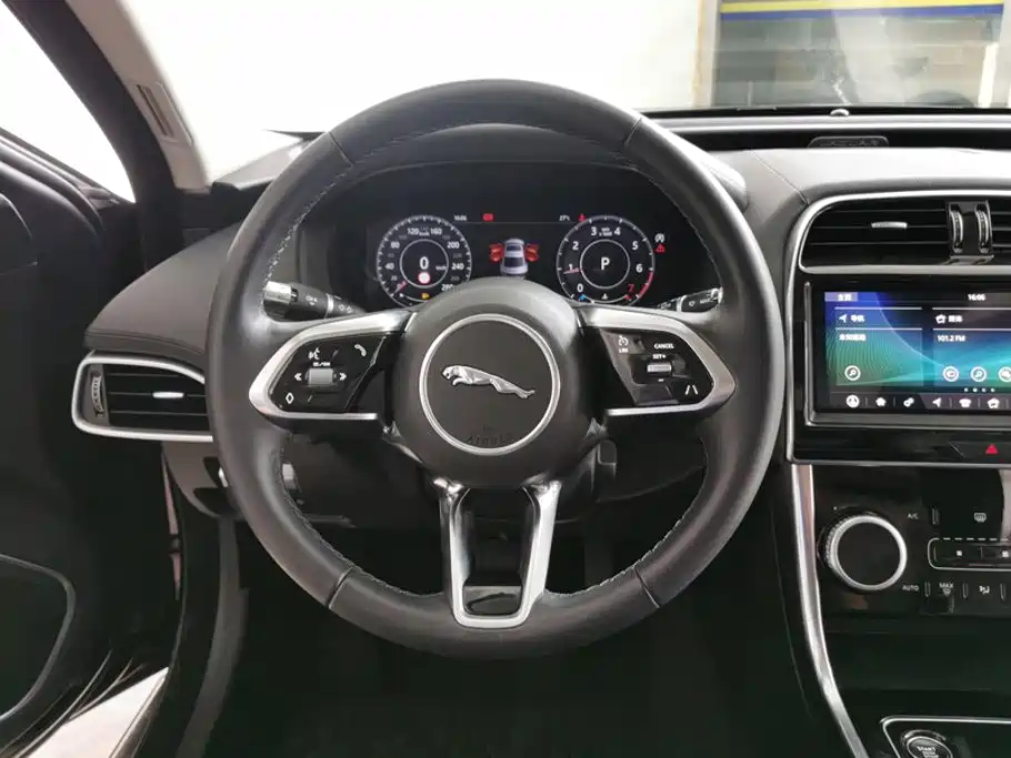 Jaguar XEL — фото 15