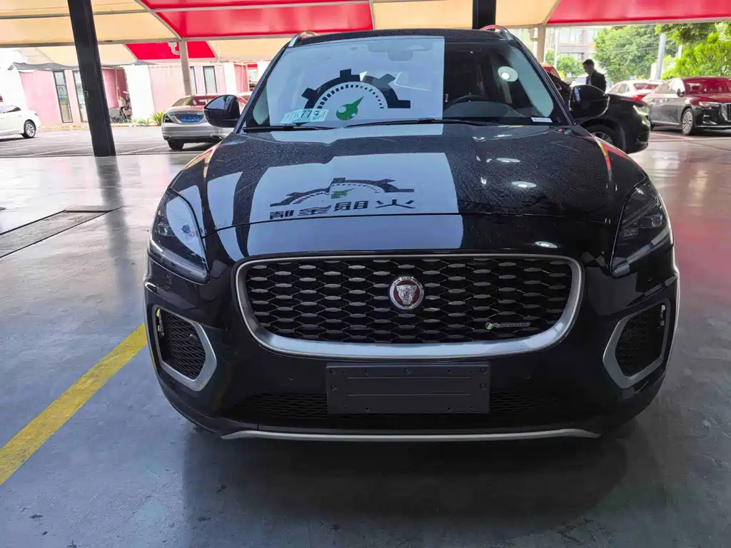 Jaguar E-PACE — фото 2