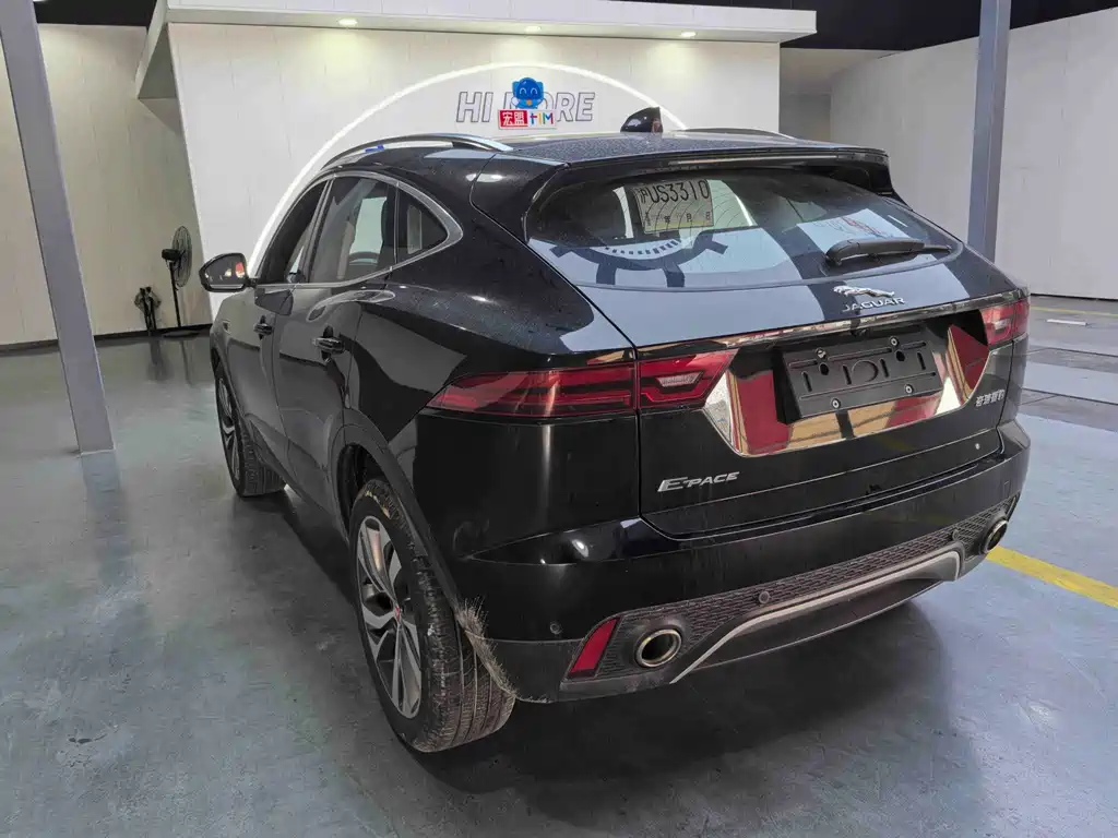 Jaguar E-PACE — фото 9