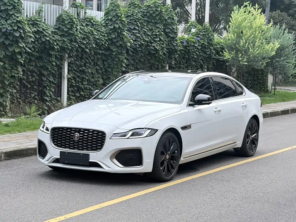 Jaguar XFL