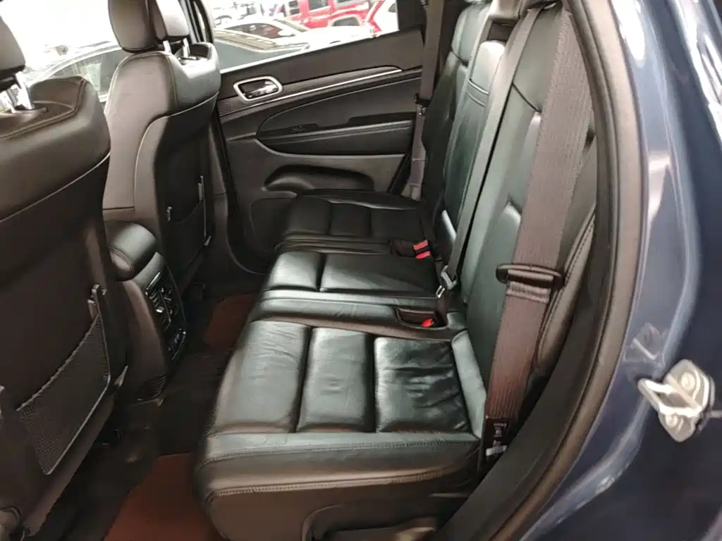 Jeep Grand Cherokee (Import) — фото 17