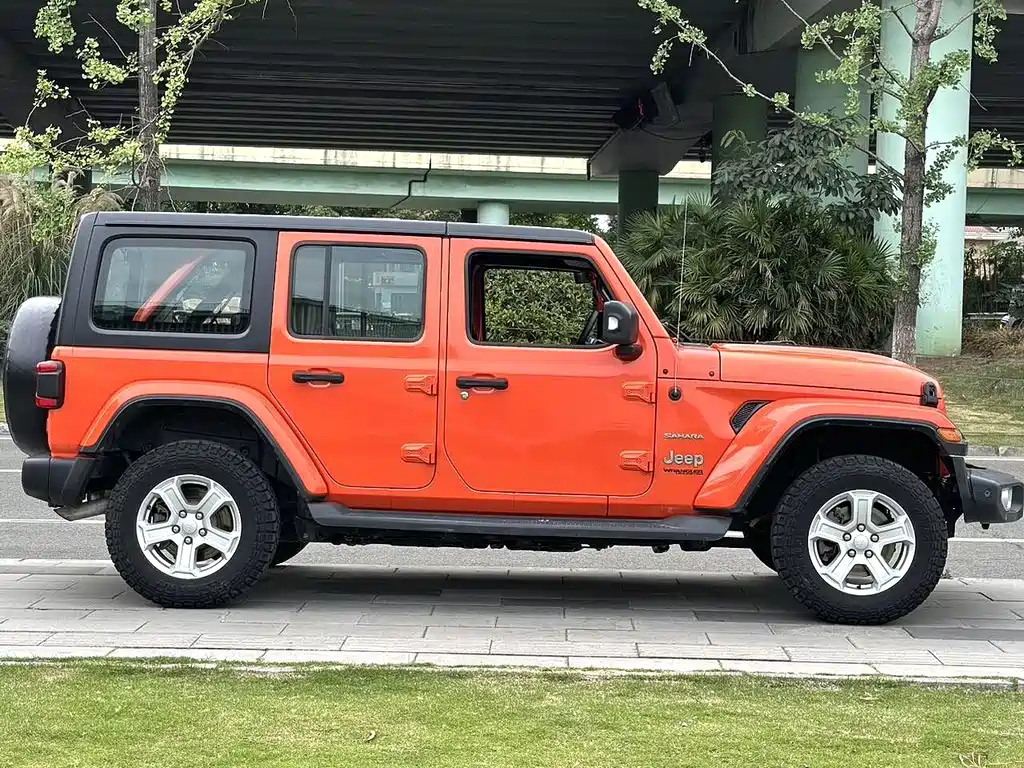 Jeep Wrangler — фото 5