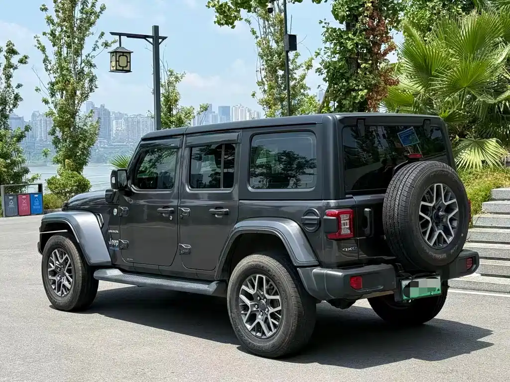 Jeep Wrangler PHEV — фото 4