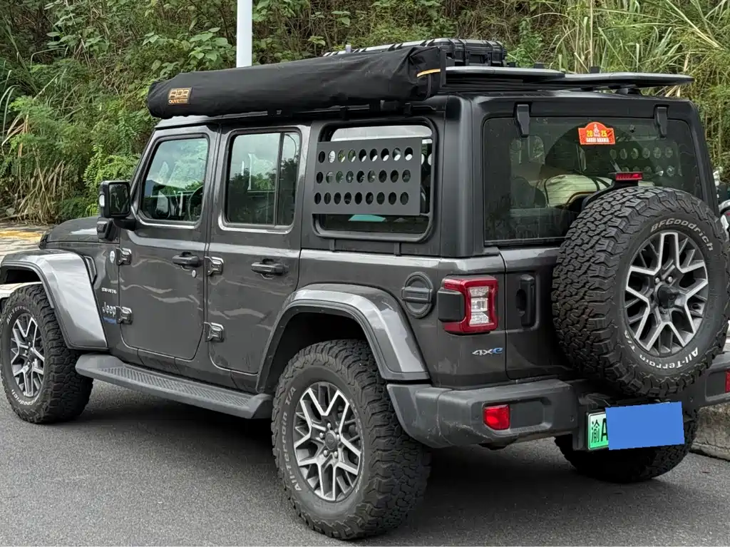 Jeep Wrangler PHEV — фото 4