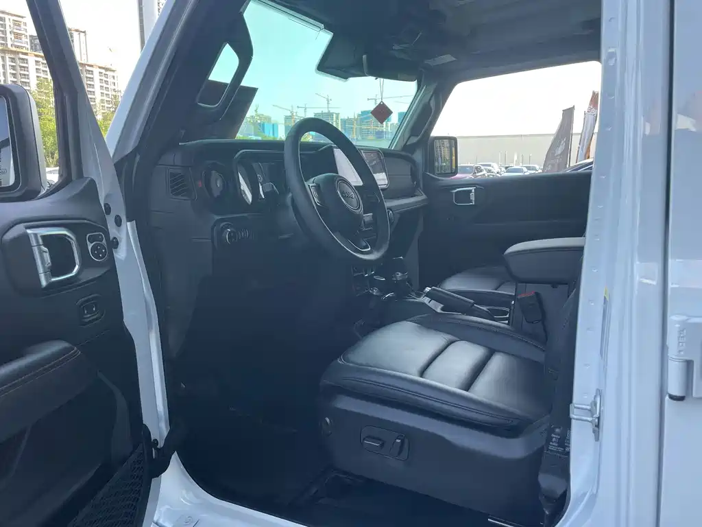 Jeep Wrangler — фото 5
