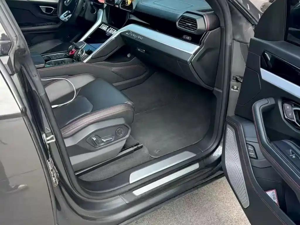 Lamborghini Urus — фото 6