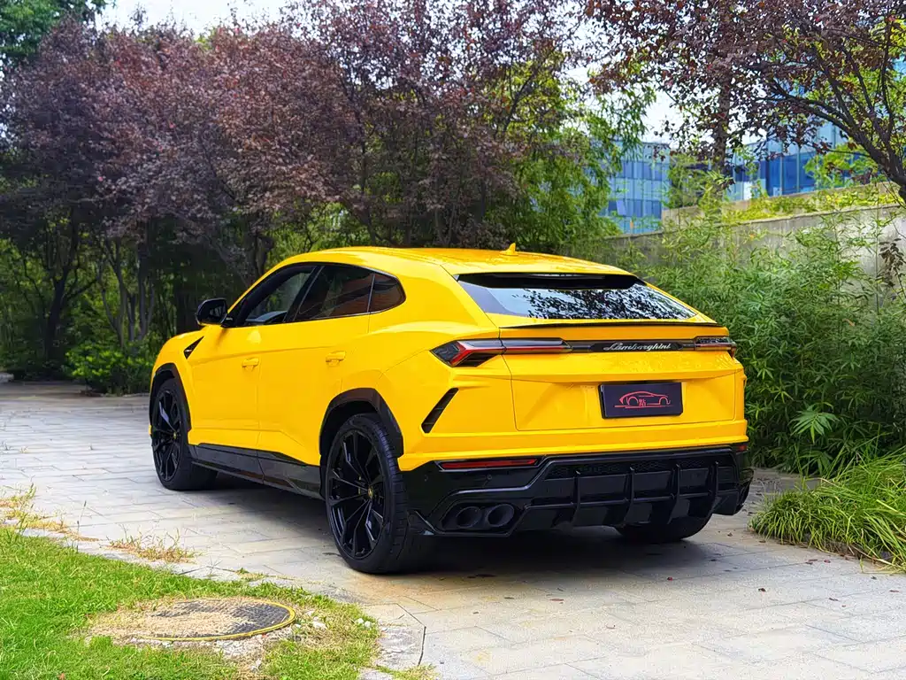 Lamborghini Urus — фото 11