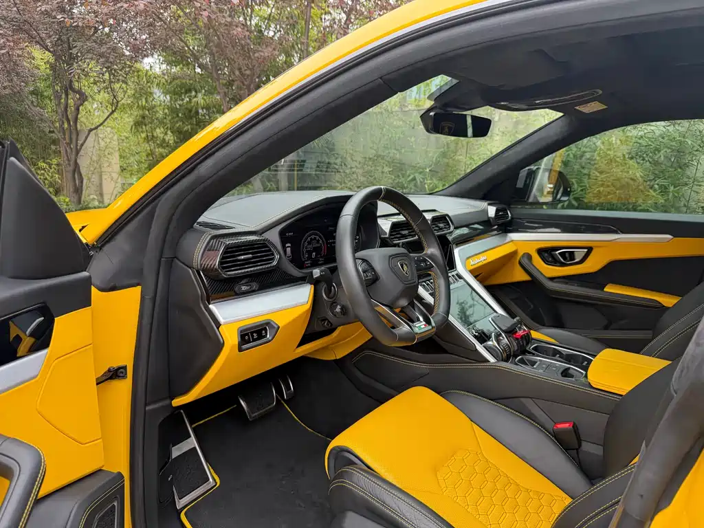 Lamborghini Urus — фото 3
