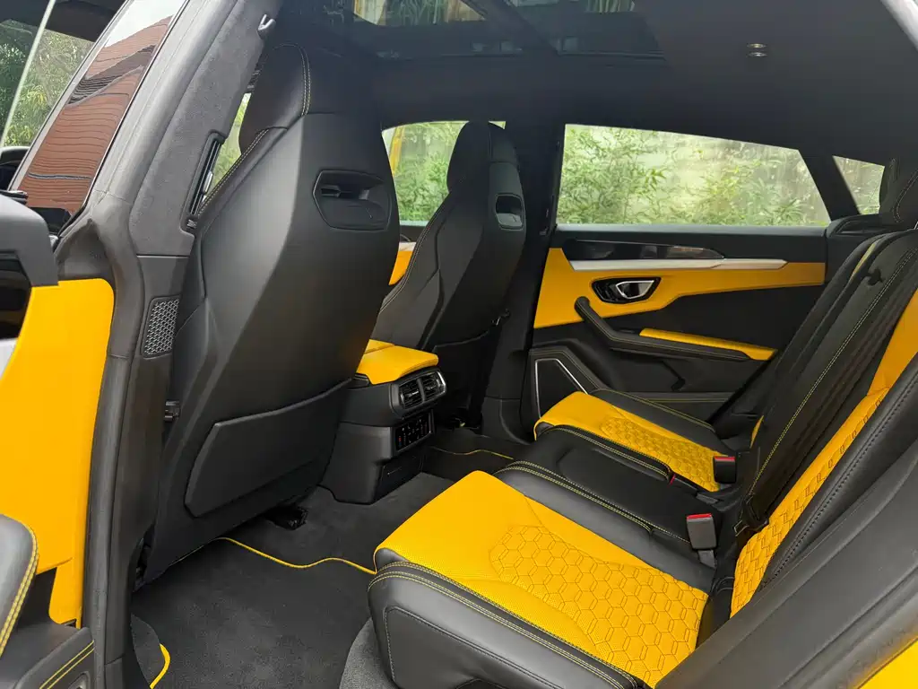Lamborghini Urus — фото 6