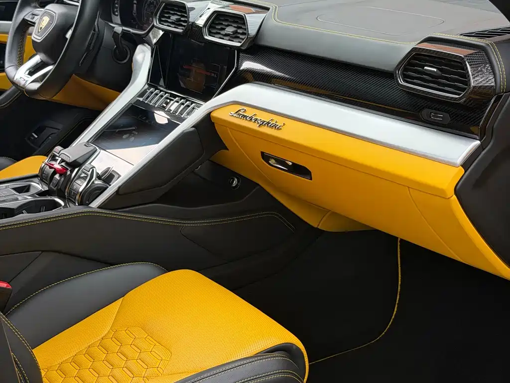 Lamborghini Urus — фото 7