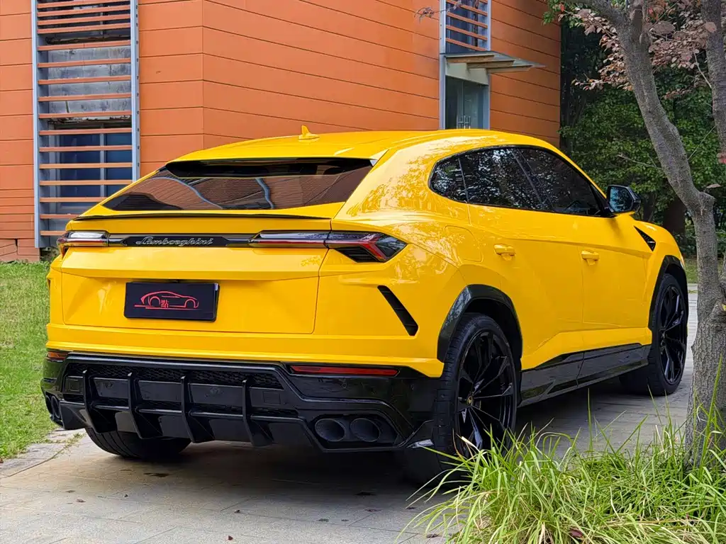 Lamborghini Urus — фото 10
