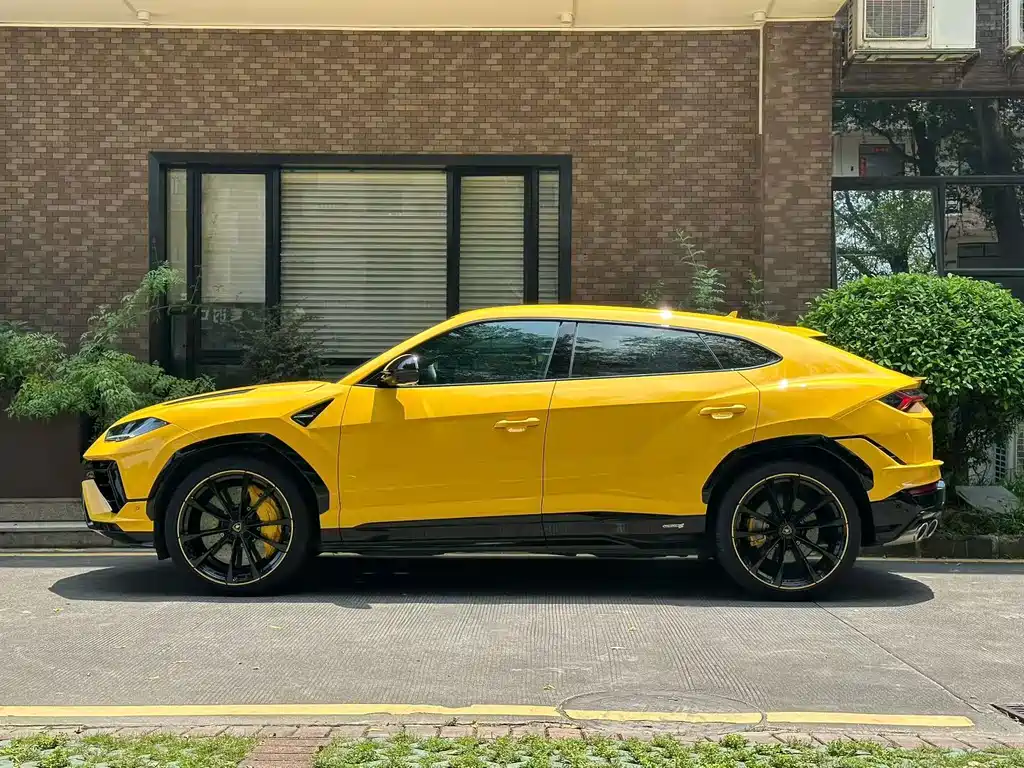 Lamborghini Urus — фото 2