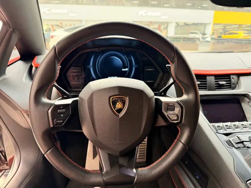 Lamborghini Aventador — фото 8