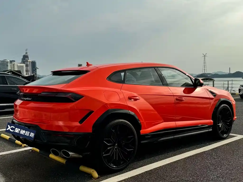 Lamborghini Urus SE — фото 4