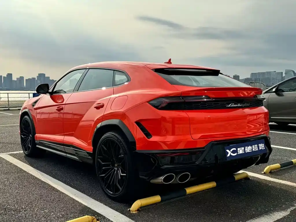 Lamborghini Urus SE — фото 5