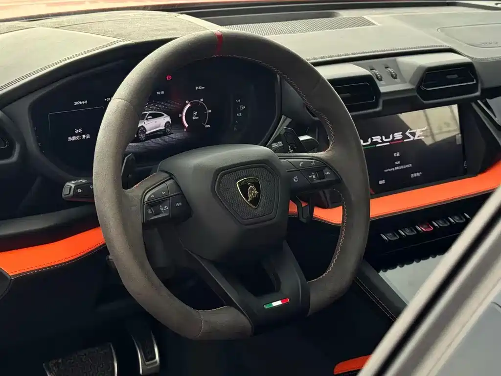 Lamborghini Urus SE — фото 6