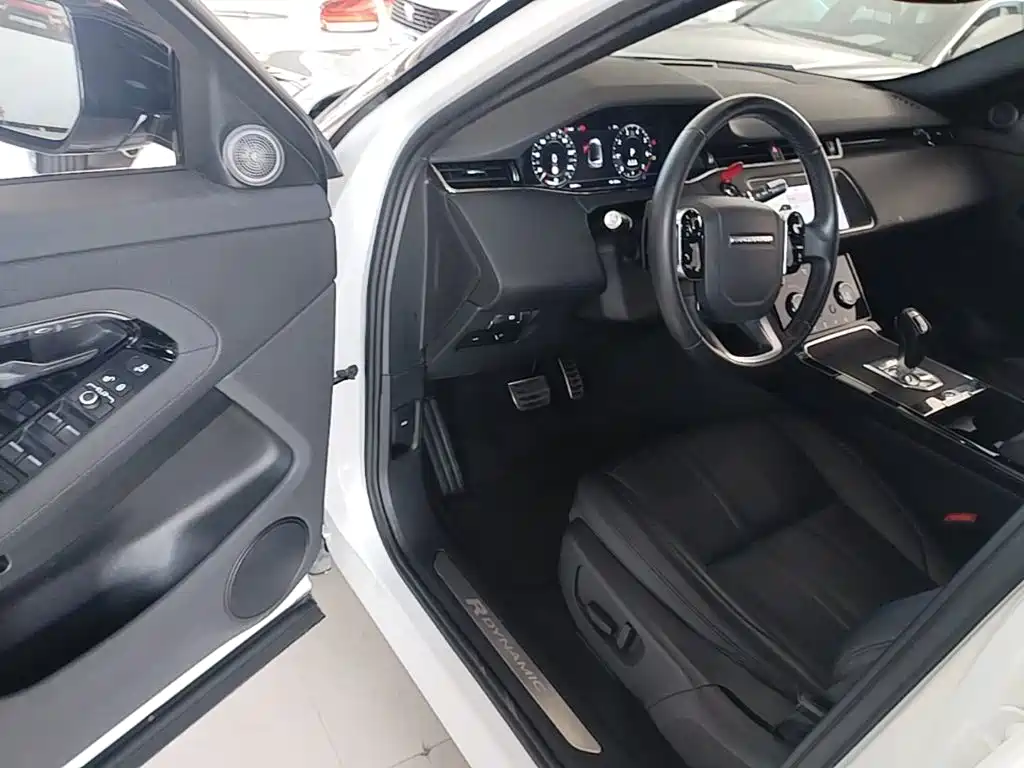 Land Rover Evoque — фото 13