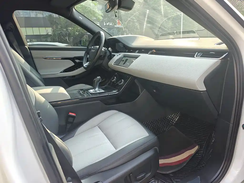 Land Rover Evoque — фото 11