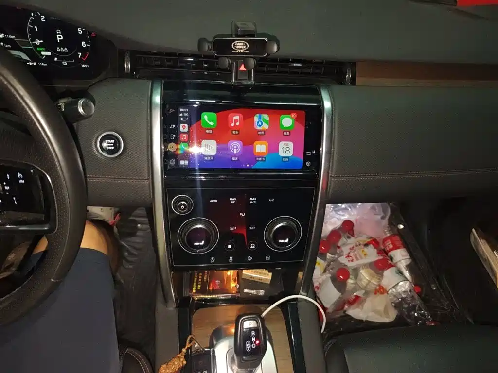 Land Rover Discovery Sport Hybrid — фото 9