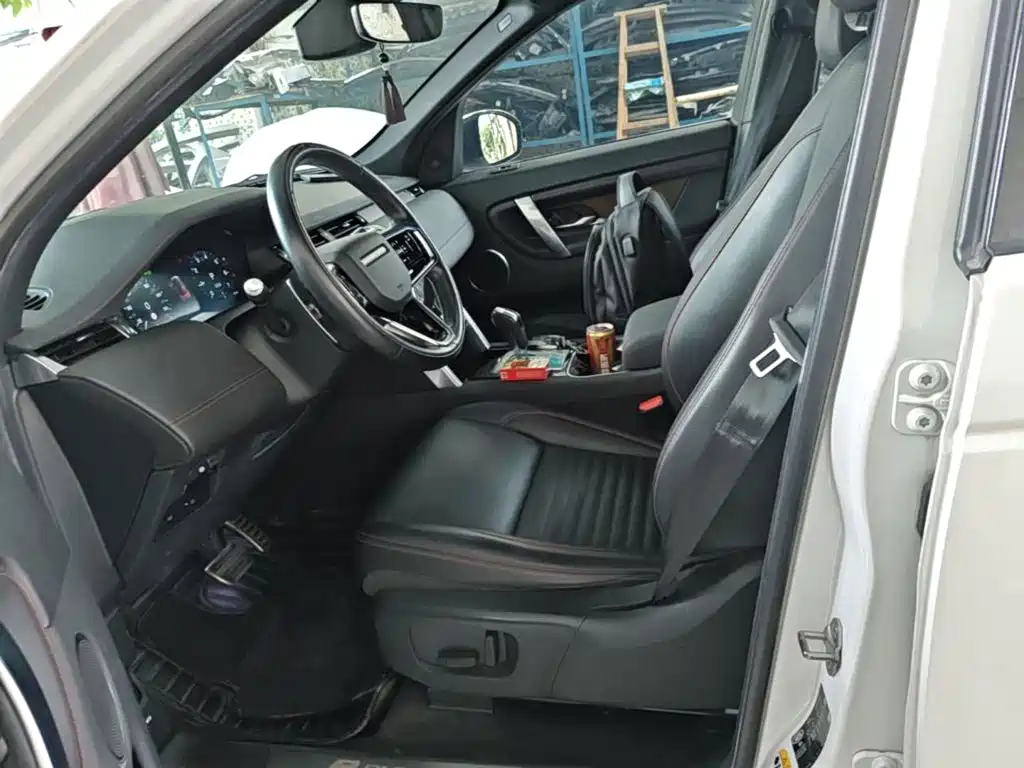 Land Rover Discovery Sport — фото 15