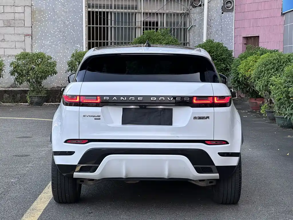 Land Rover Evoque PHEV — фото 13