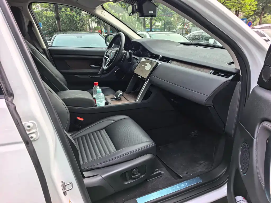 Land Rover Discovery Sport Hybrid — фото 11