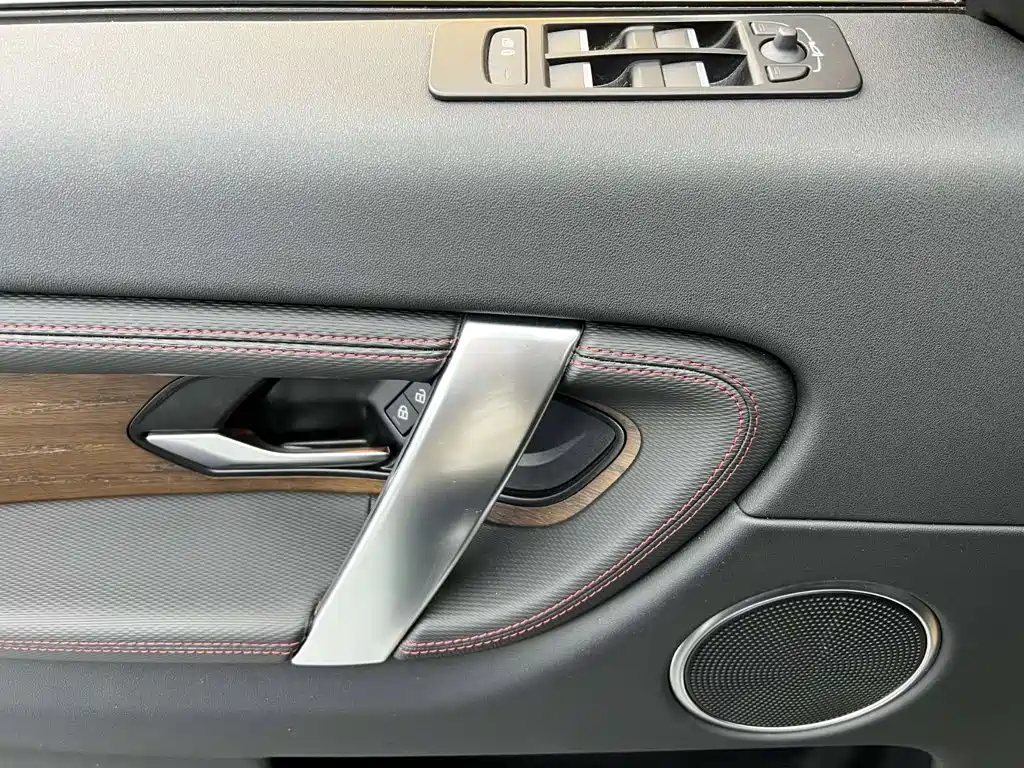 Land Rover Discovery Sport — фото 18