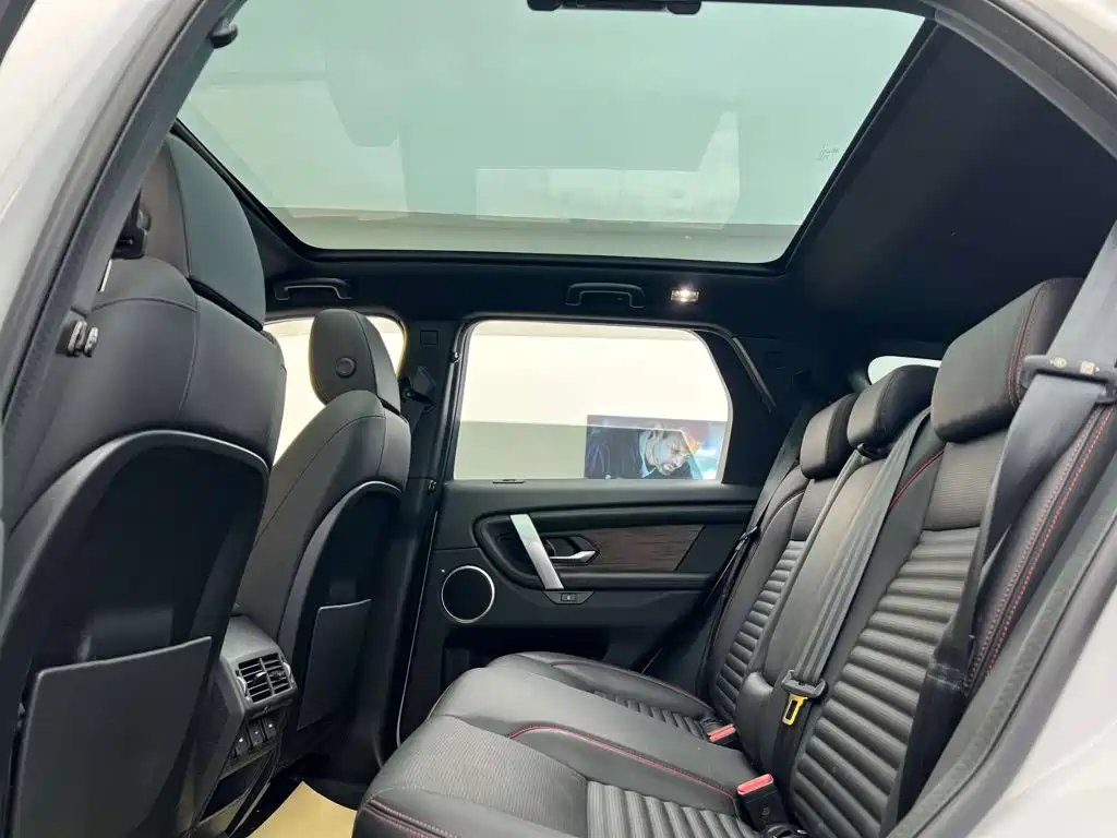 Land Rover Discovery Sport — фото 38
