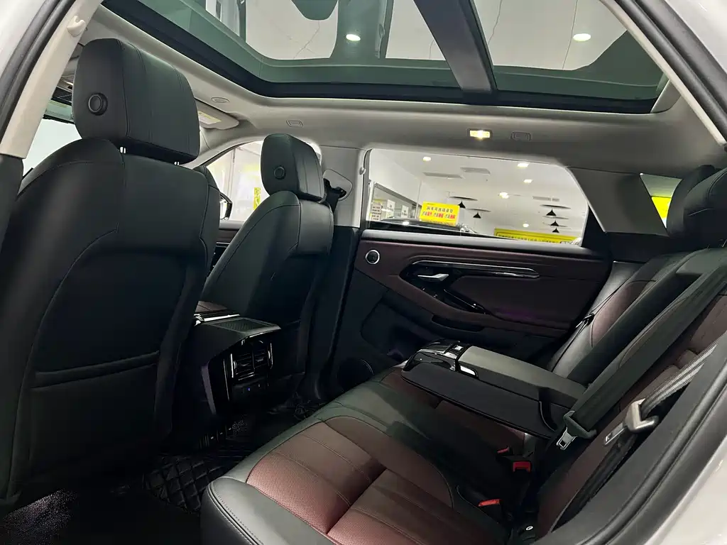 Land Rover Evoque — фото 17