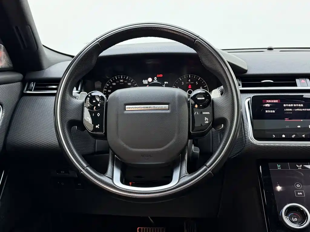 Land Rover Velar — фото 14