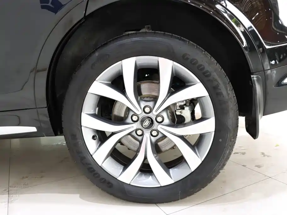 Land Rover Discovery Sport — фото 16