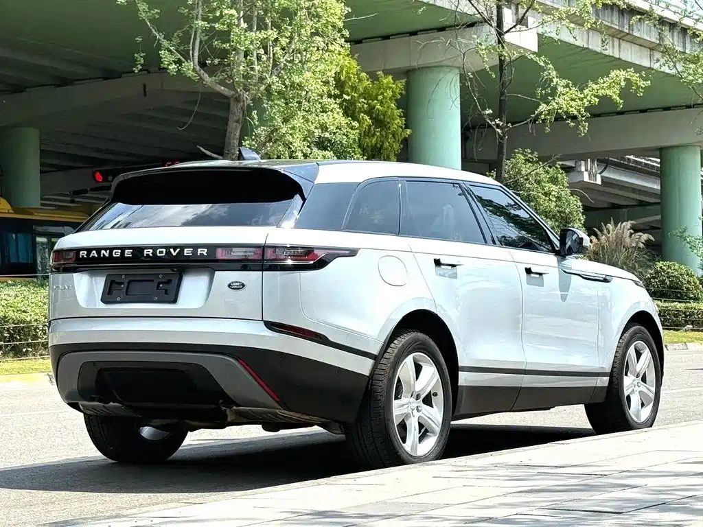 Land Rover Velar — фото 13