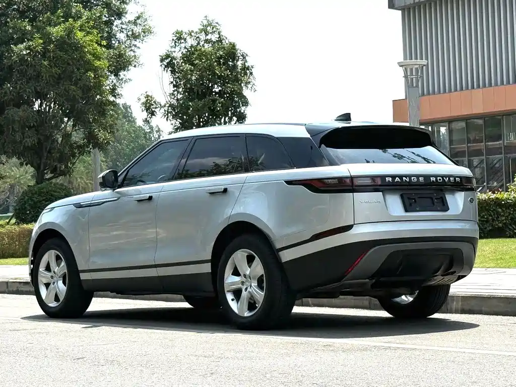 Land Rover Velar — фото 15