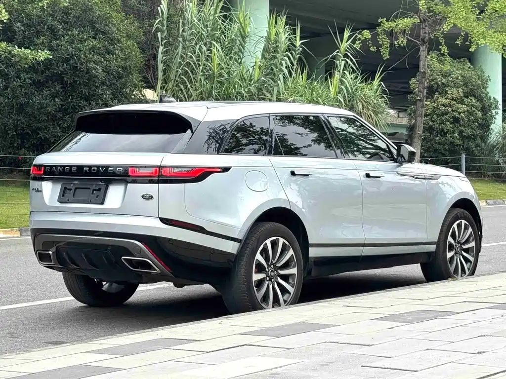 Land Rover Velar — фото 13