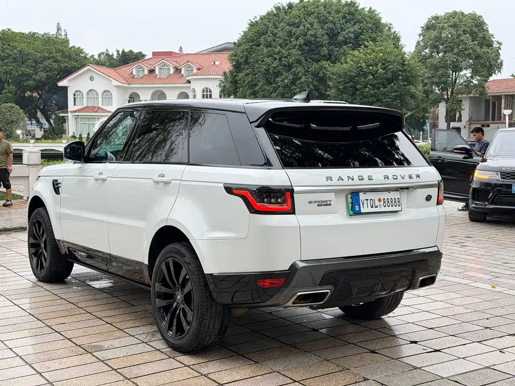 Land Rover Sport PHEV — фото 7