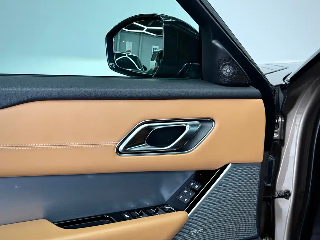 Land Rover Velar — фото 10
