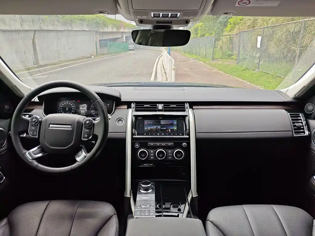 Land Rover Discovery — фото 13
