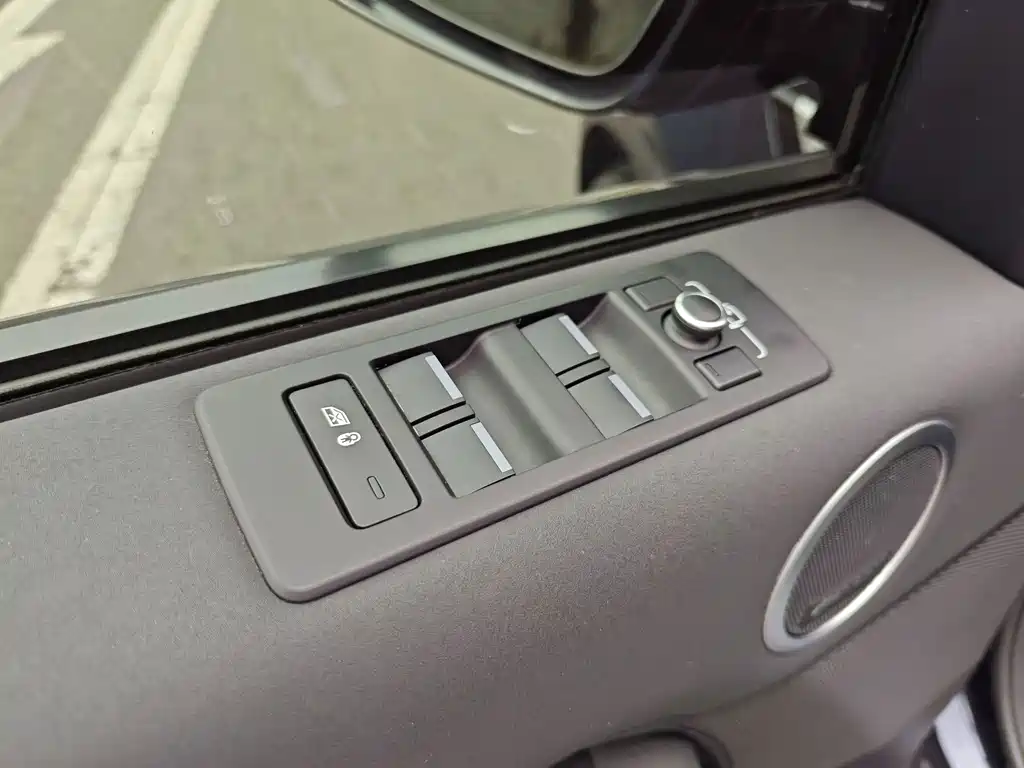 Land Rover Discovery — фото 18