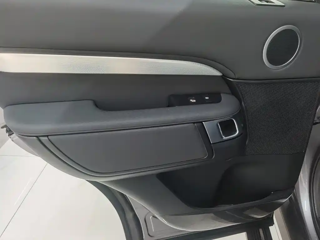Land Rover Discovery — фото 17