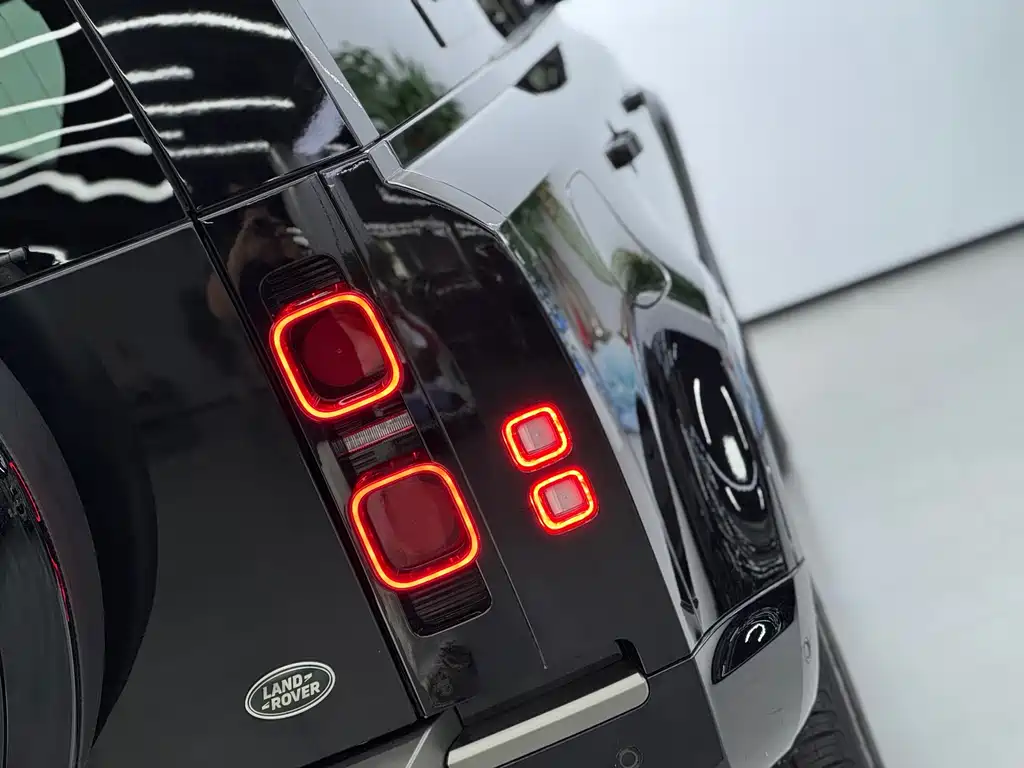 Land Rover Defender — фото 19