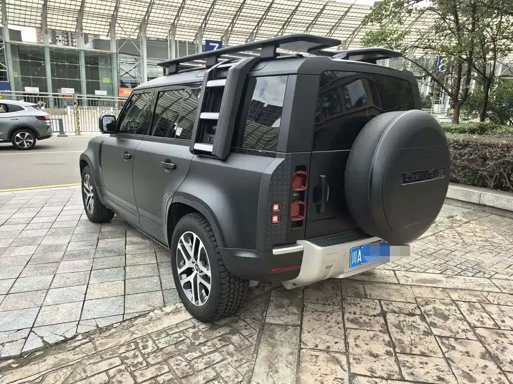 Land Rover Defender — фото 10