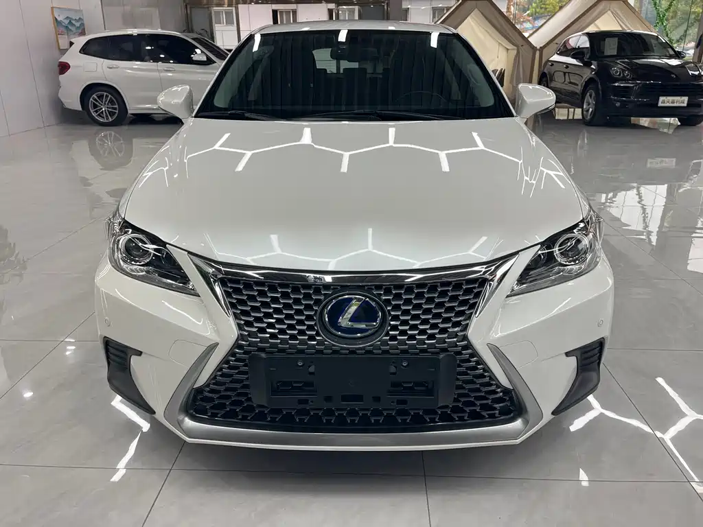 Lexus CT — фото 2